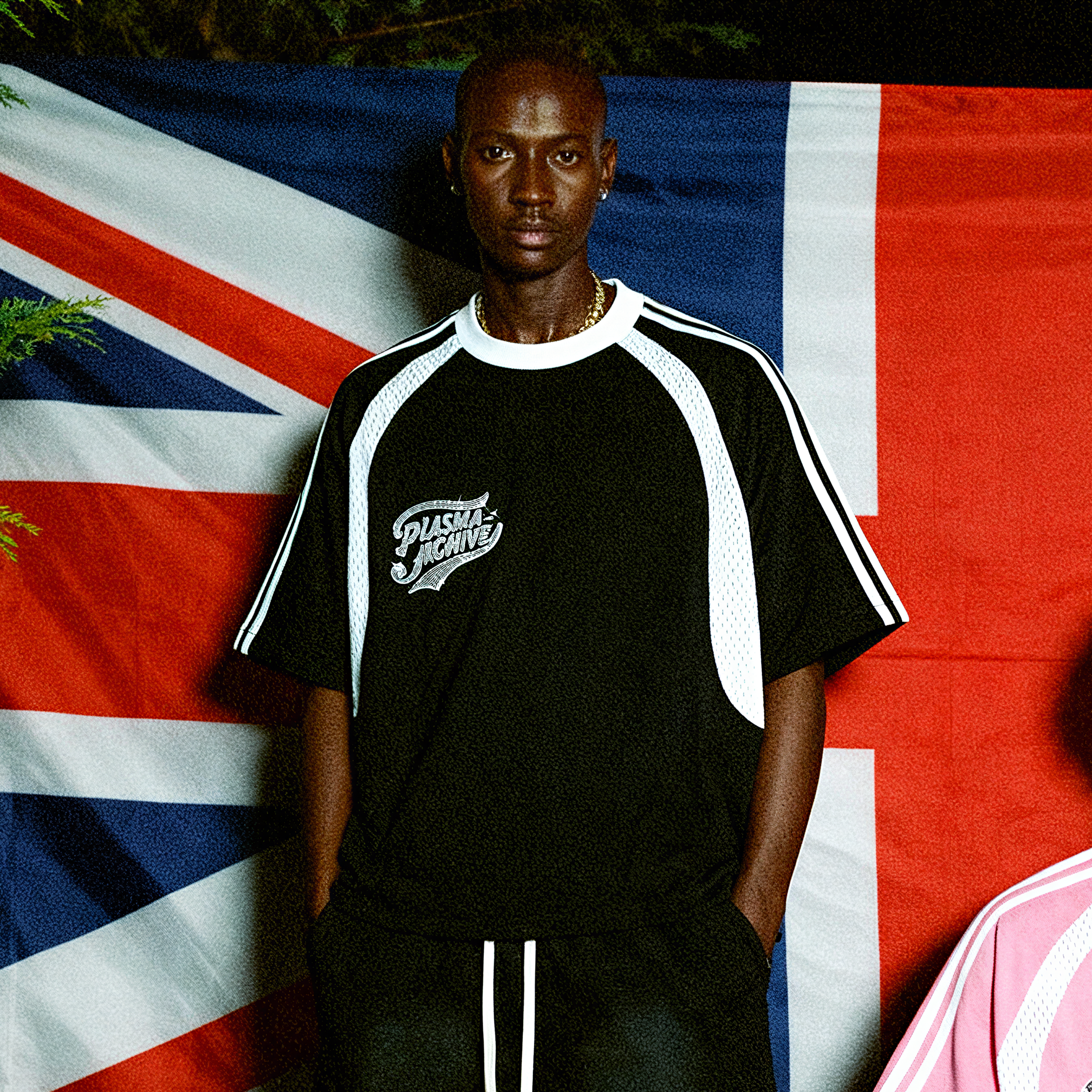 ATHLETIC ARCHIVE - BLACK TEE